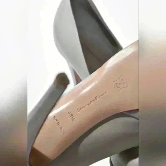 NWOB GIANVITO  ROSSI Dove Grey Smooth Calf Leather Platform Pumps 38.5 Italy - Picture 7 of 9